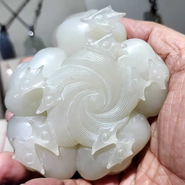 高價收購和田白玉雕件